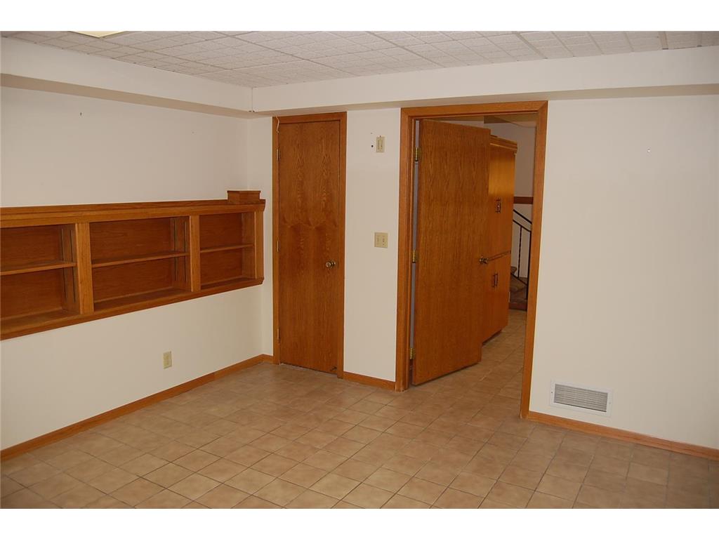 6308 34th Avenue N Crystal MN 55427 6818423 image10