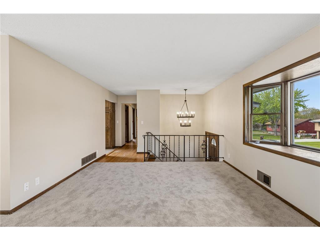 631 Greenway Avenue N Oakdale MN 55128 7008778 image10