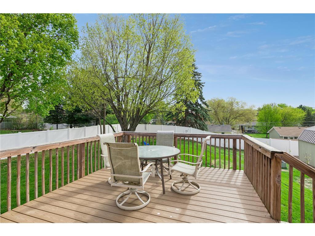 631 Greenway Avenue N Oakdale MN 55128 7008778 image15
