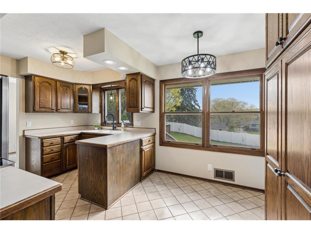 631 Greenway Avenue N Oakdale MN 55128 7008778 image18
