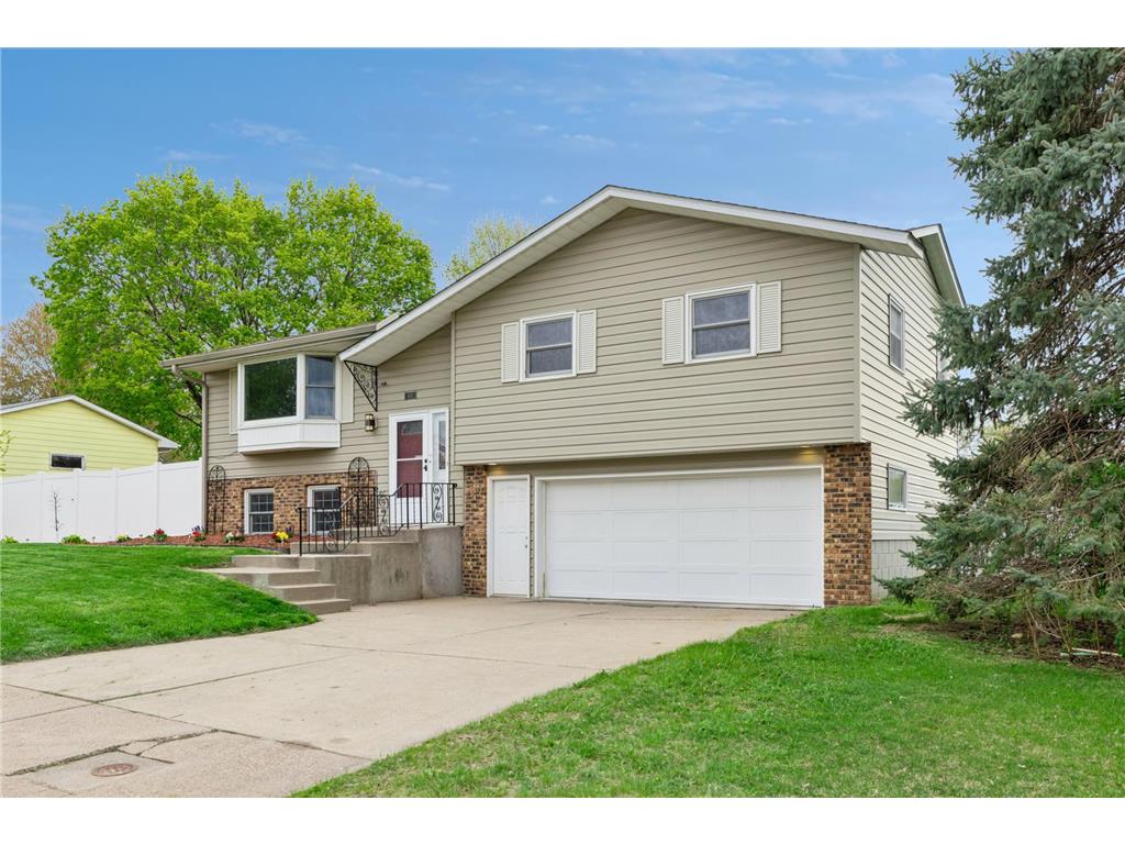 631 Greenway Avenue N Oakdale MN 55128 7008778 image2