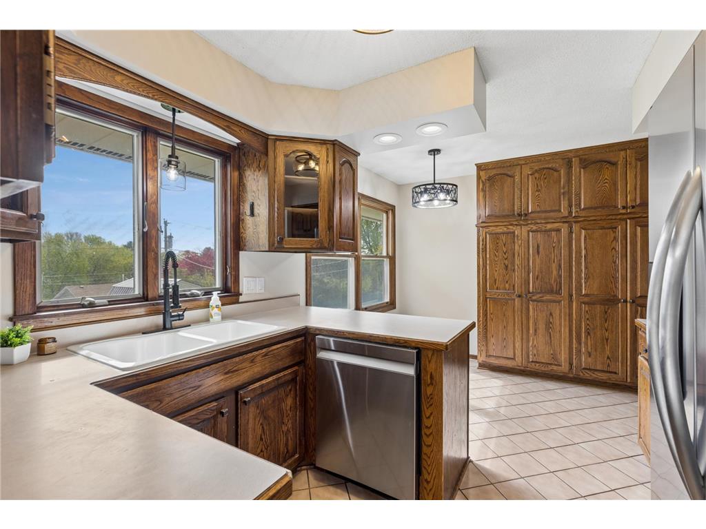 631 Greenway Avenue N Oakdale MN 55128 7008778 image21