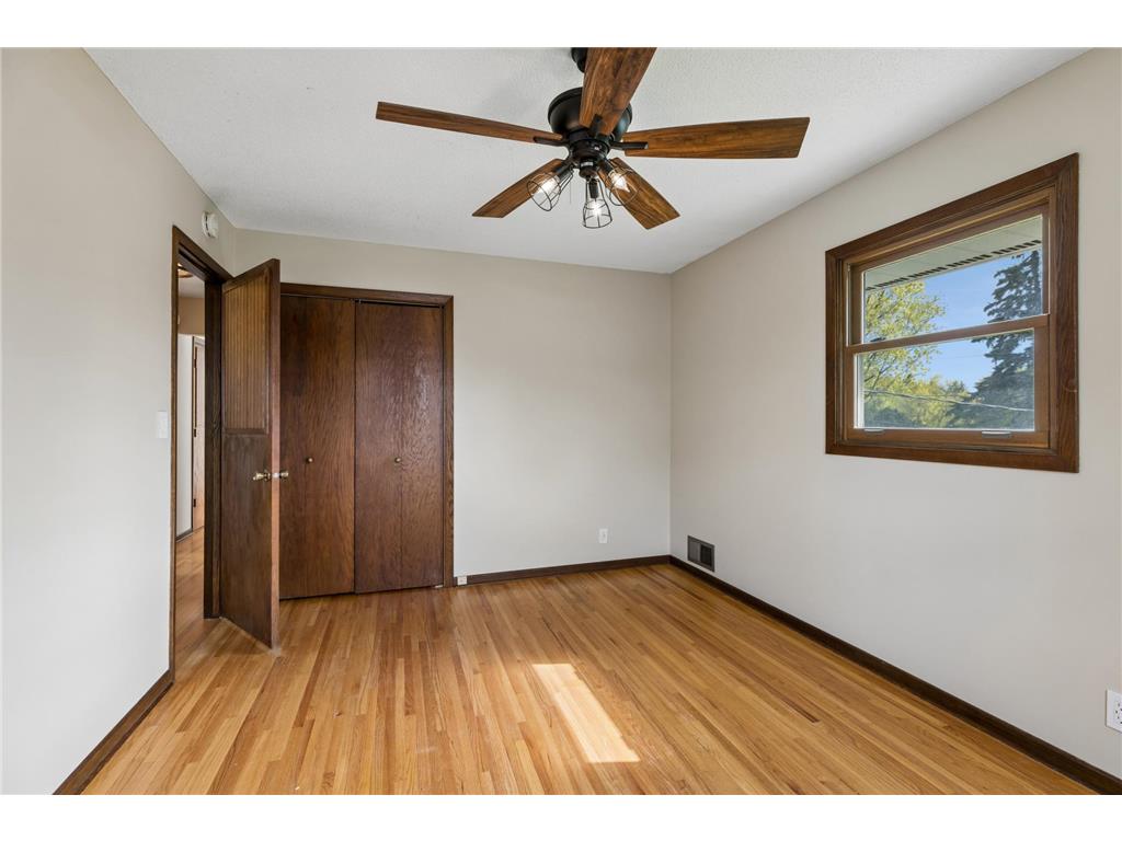 631 Greenway Avenue N Oakdale MN 55128 7008778 image26
