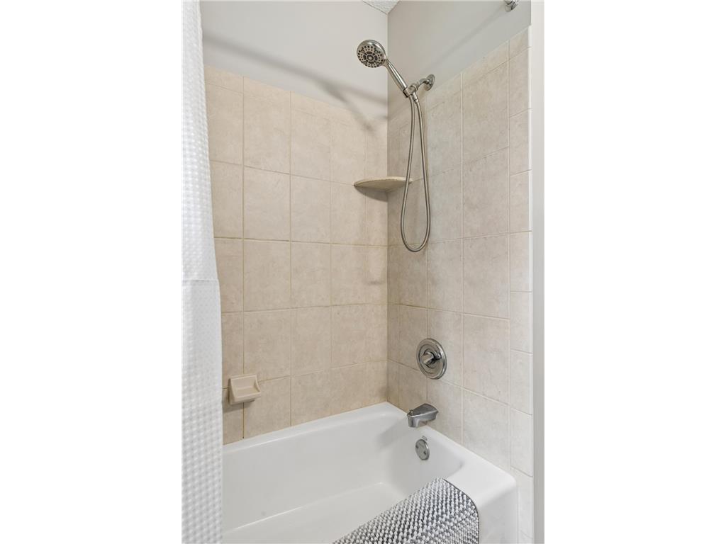 631 Greenway Avenue N Oakdale MN 55128 7008778 image34
