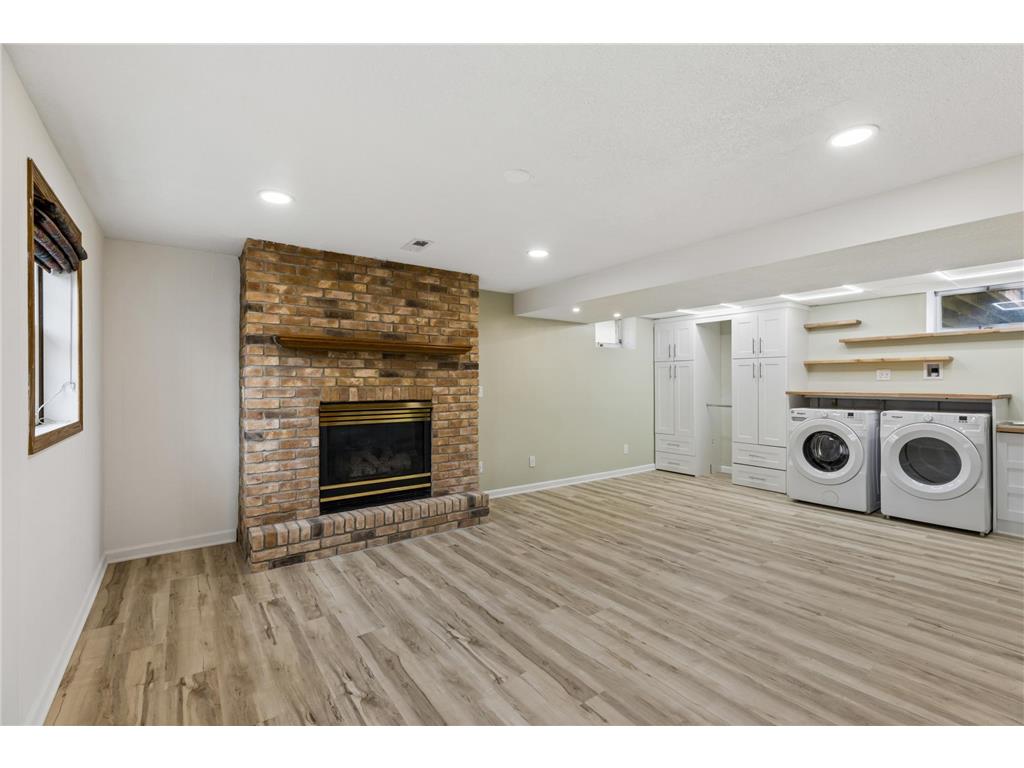 631 Greenway Avenue N Oakdale MN 55128 7008778 image40