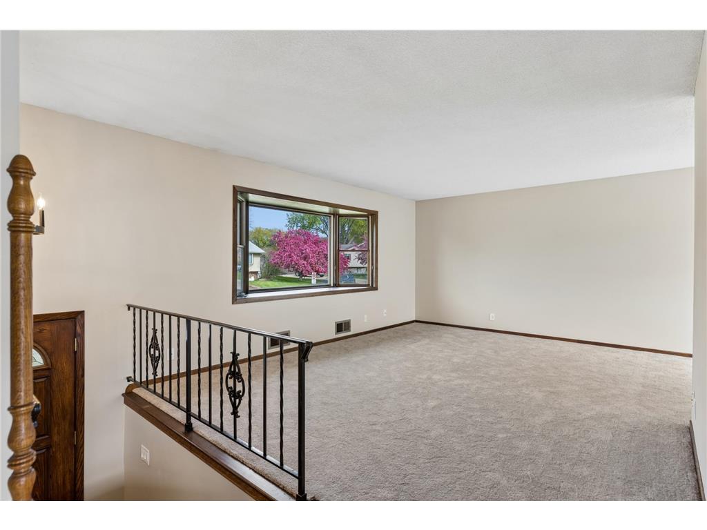 631 Greenway Avenue N Oakdale MN 55128 7008778 image6