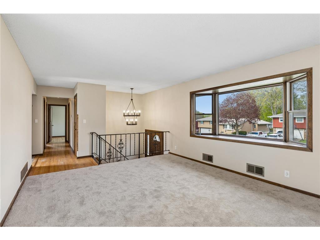 631 Greenway Avenue N Oakdale MN 55128 7008778 image8
