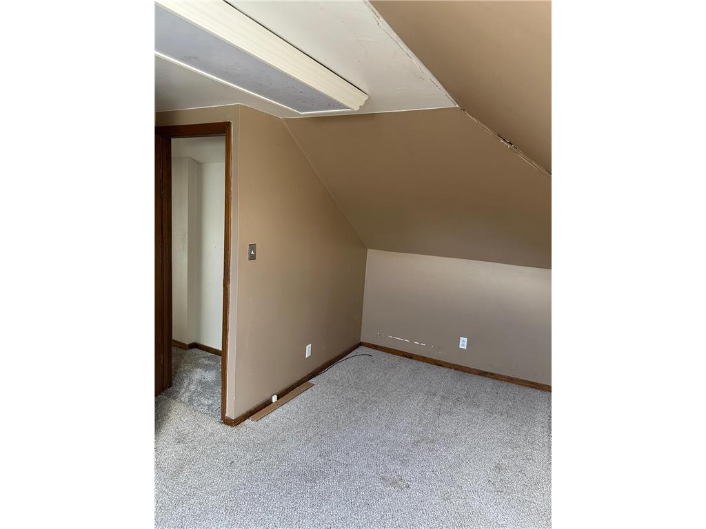 631 N Cedar Street Luverne MN 56156 7028038 image11