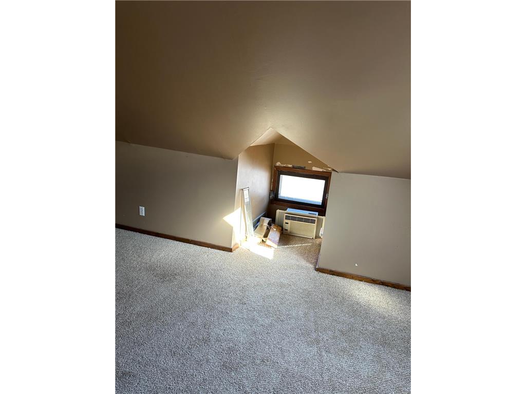 631 N Cedar Street Luverne MN 56156 7028038 image12