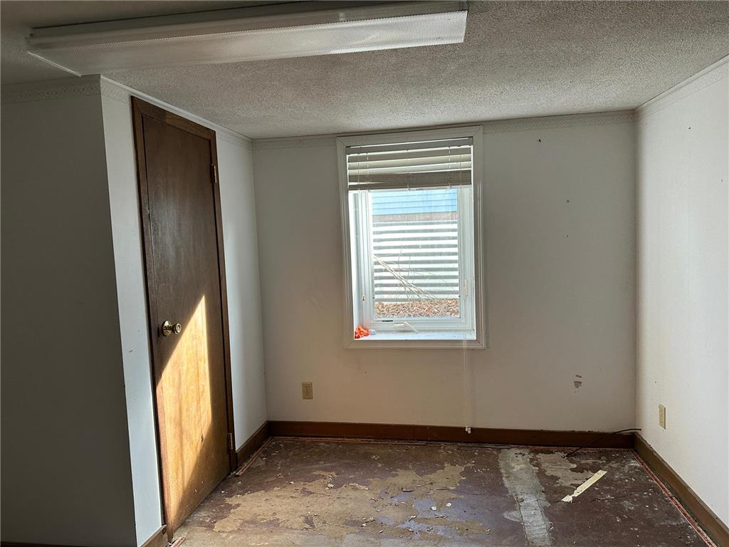 631 N Cedar Street Luverne MN 56156 7028038 image26