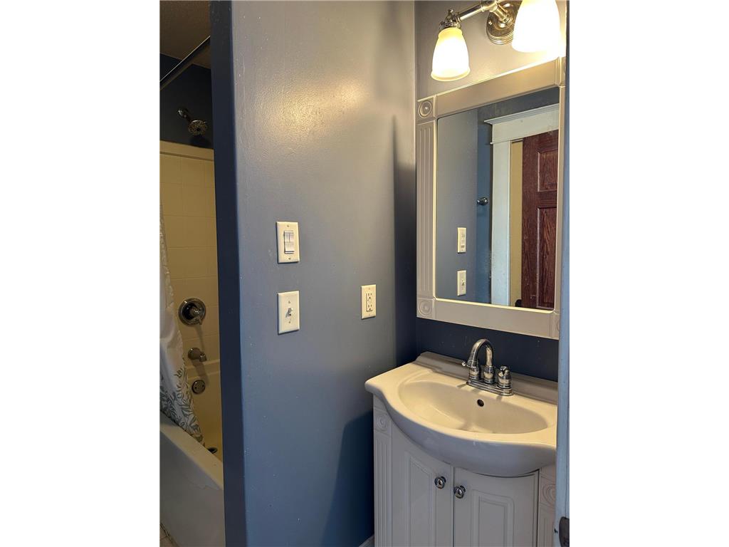 631 N Cedar Street Luverne MN 56156 7028038 image7