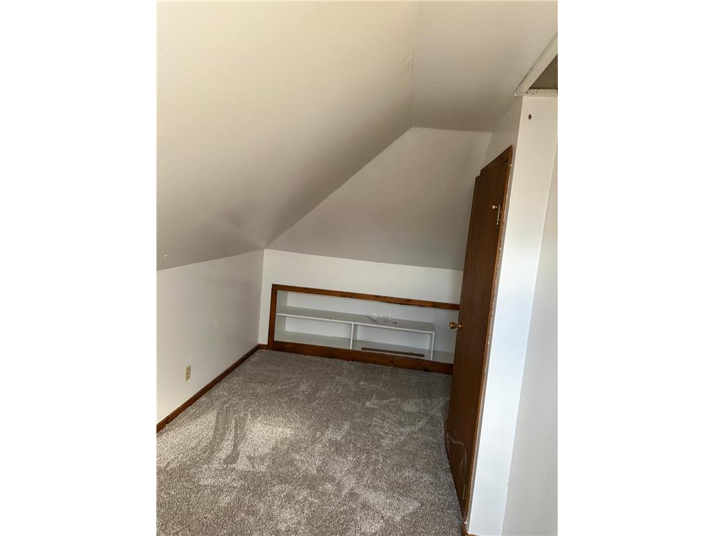 631 N Cedar Street Luverne MN 56156 7028038 image9