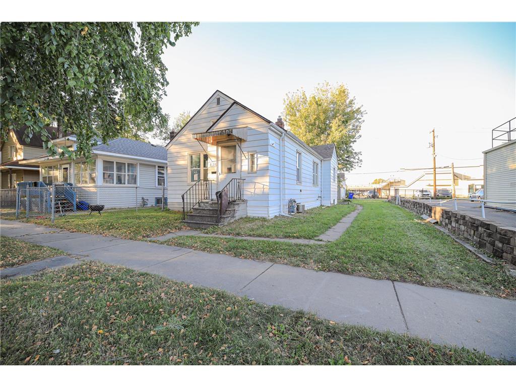 631 Van Buren Avenue Saint Paul MN 55104 6802211 image1