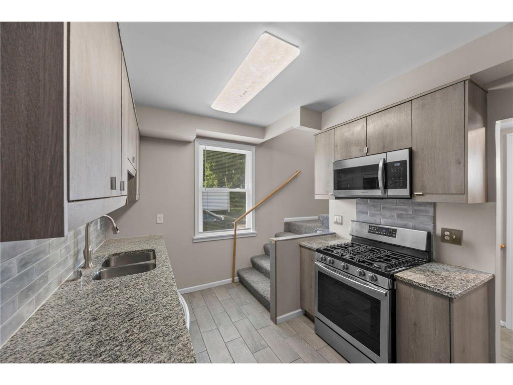 631 Western Avenue N Saint Paul MN 55103 7088554 image15