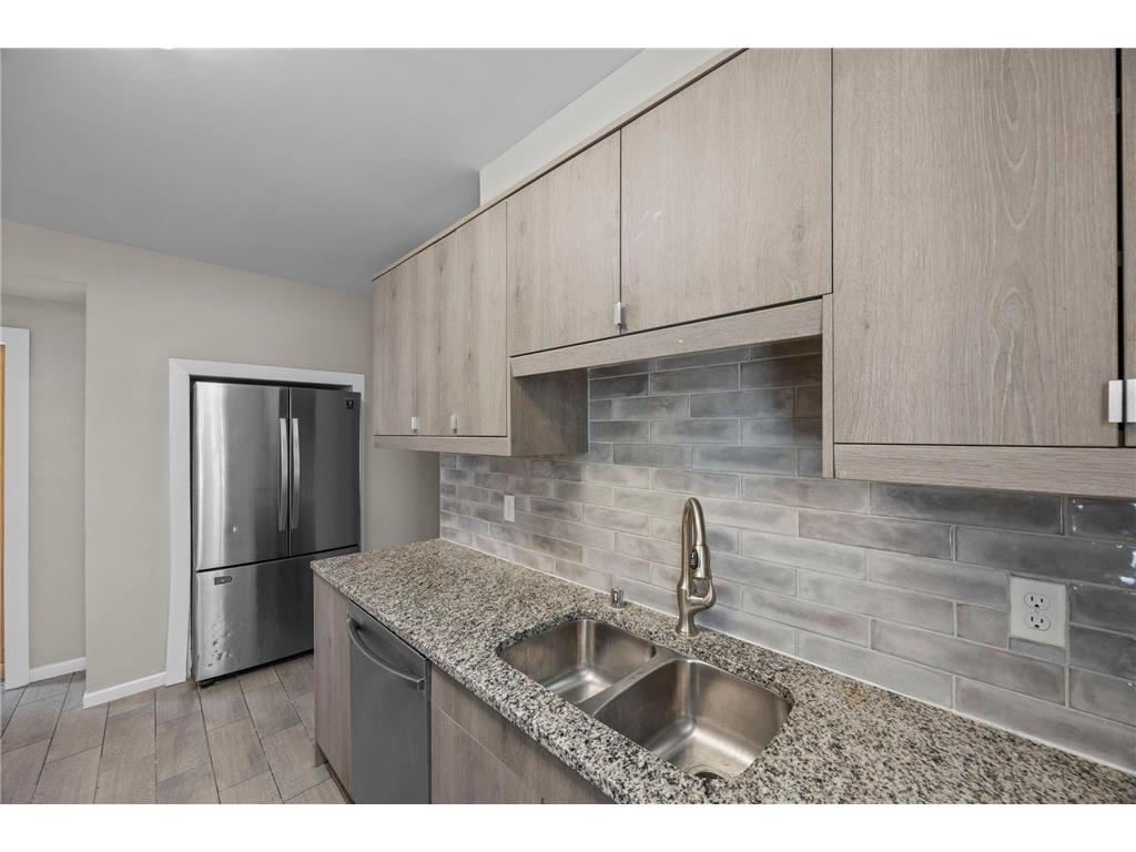 631 Western Avenue N Saint Paul MN 55103 7088554 image17