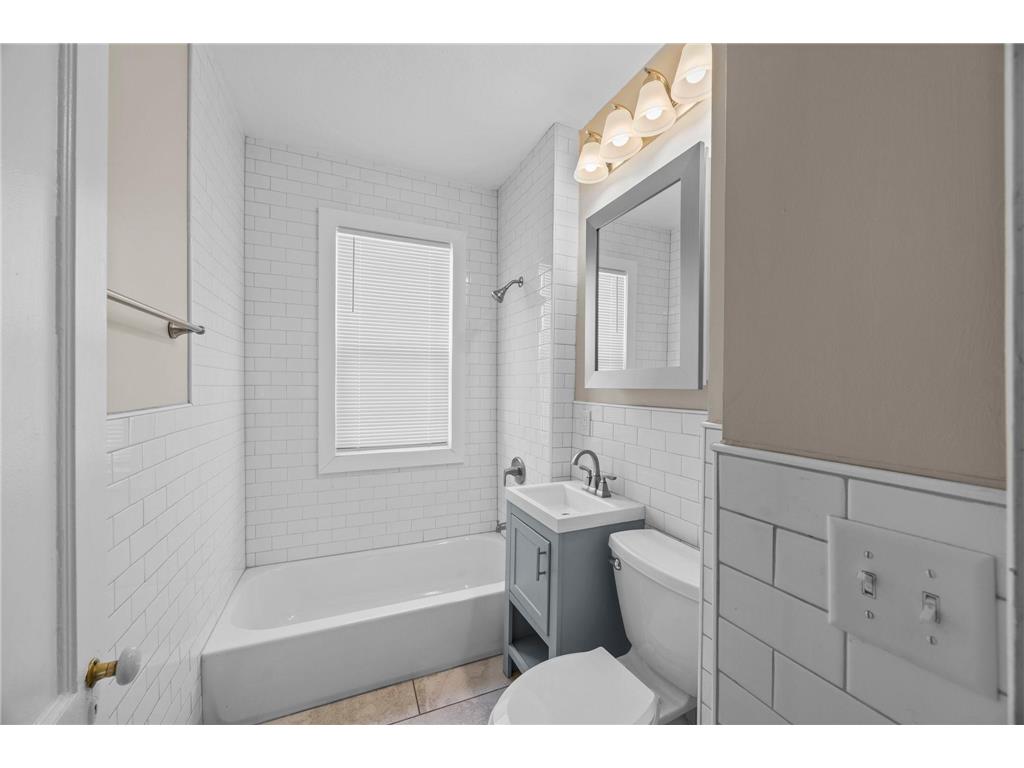 631 Western Avenue N Saint Paul MN 55103 7088554 image22