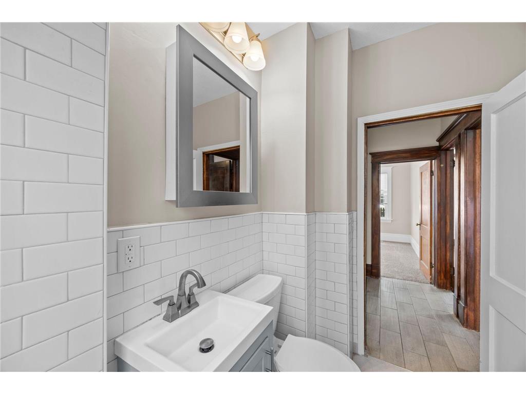 631 Western Avenue N Saint Paul MN 55103 7088554 image23