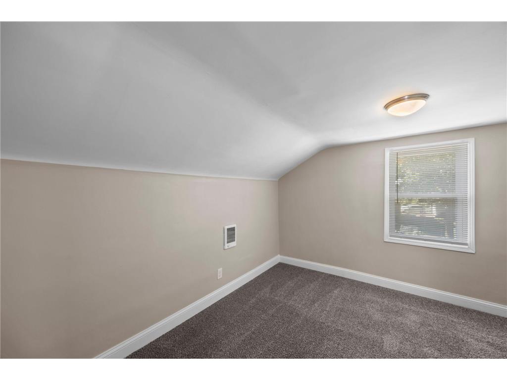 631 Western Avenue N Saint Paul MN 55103 7088554 image26
