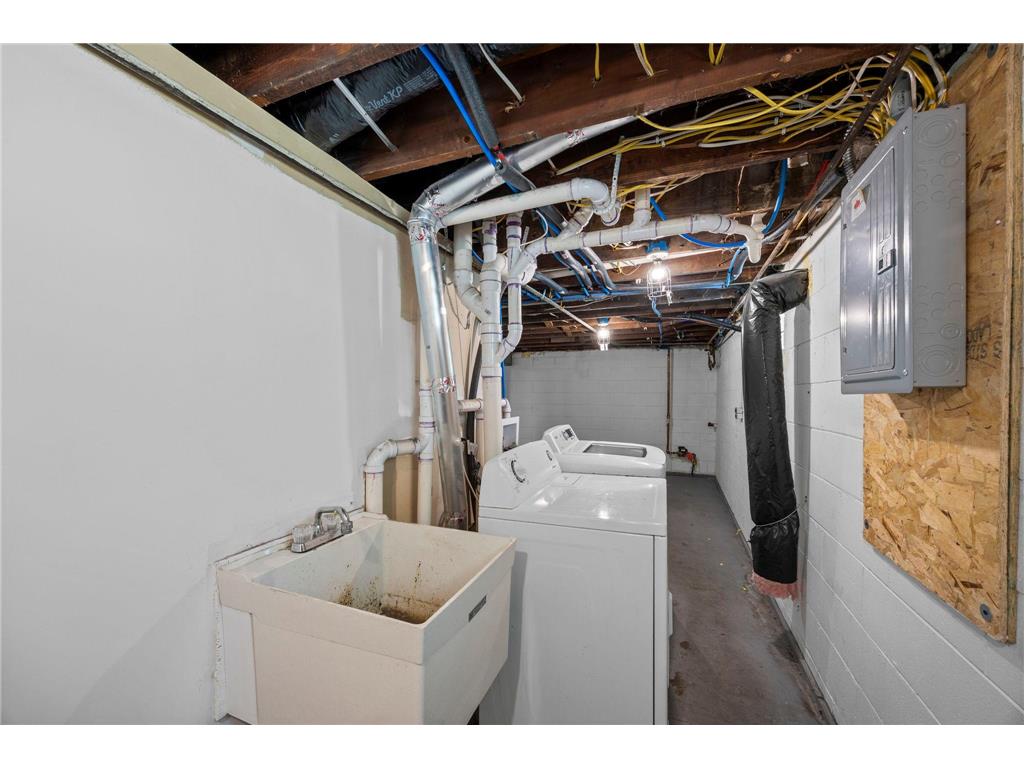 631 Western Avenue N Saint Paul MN 55103 7088554 image34