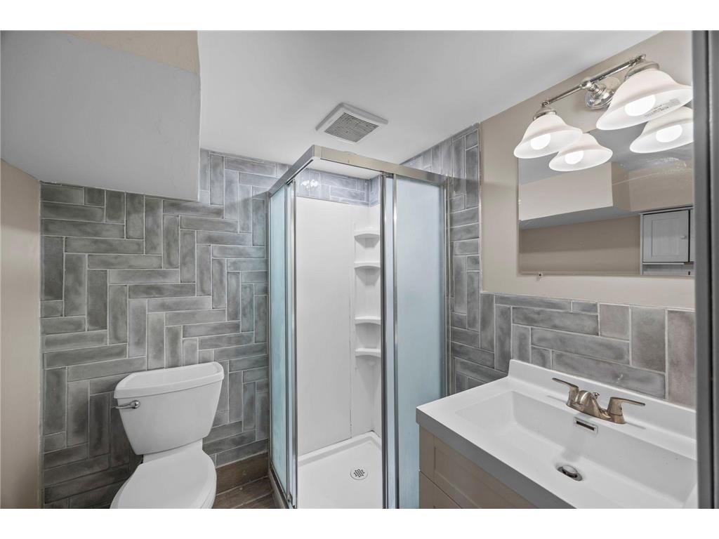 631 Western Avenue N Saint Paul MN 55103 7088554 image35