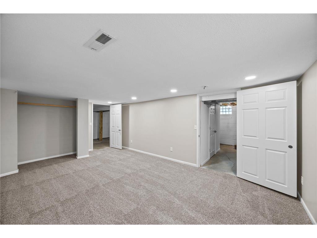631 Western Avenue N Saint Paul MN 55103 7088554 image38