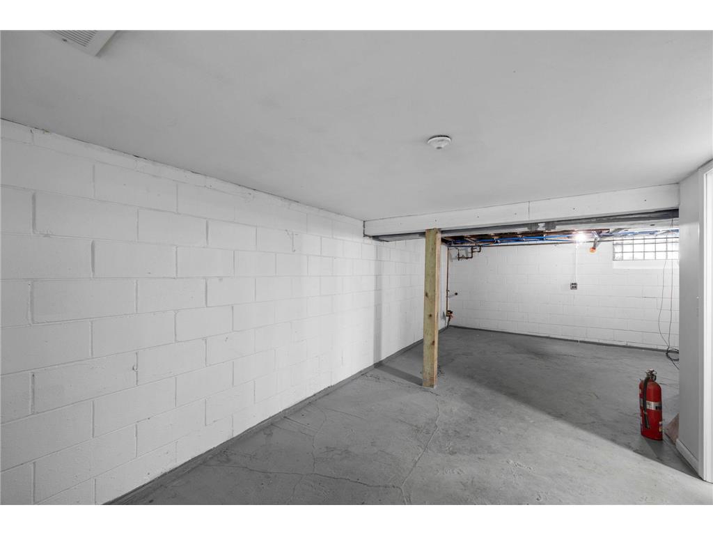 631 Western Avenue N Saint Paul MN 55103 7088554 image41