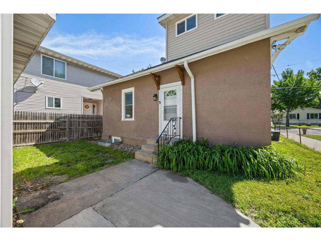 631 Western Avenue N Saint Paul MN 55103 7088554 image47