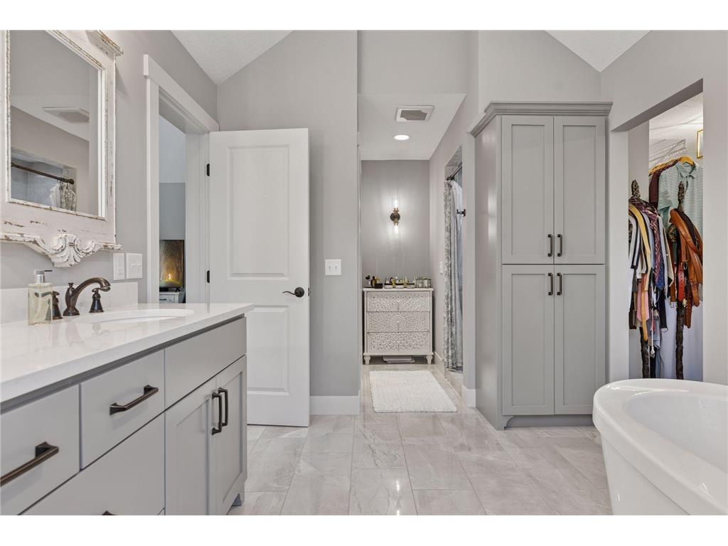 6311 Montee Drive Eden Prairie MN 55344 7081178 image40