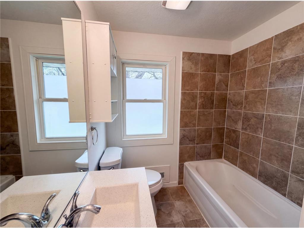 6319 Perry Avenue N Brooklyn Center MN 55429 7061277 image10