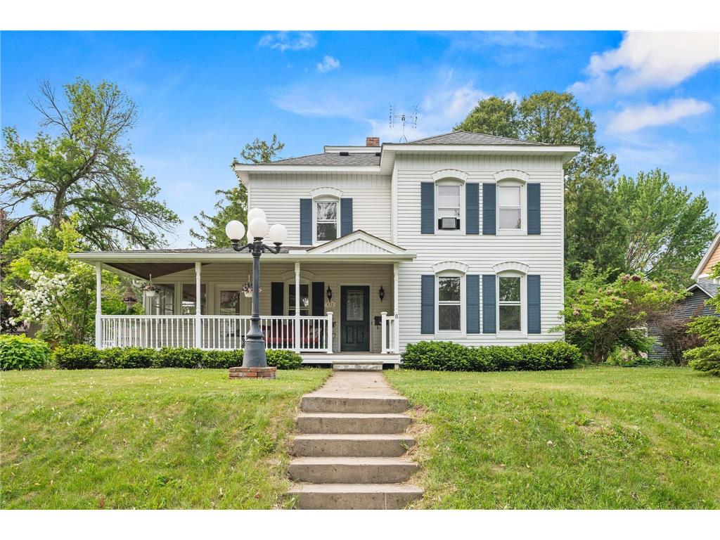 632 E 2nd Street New Richmond WI 54017 6749207 image1