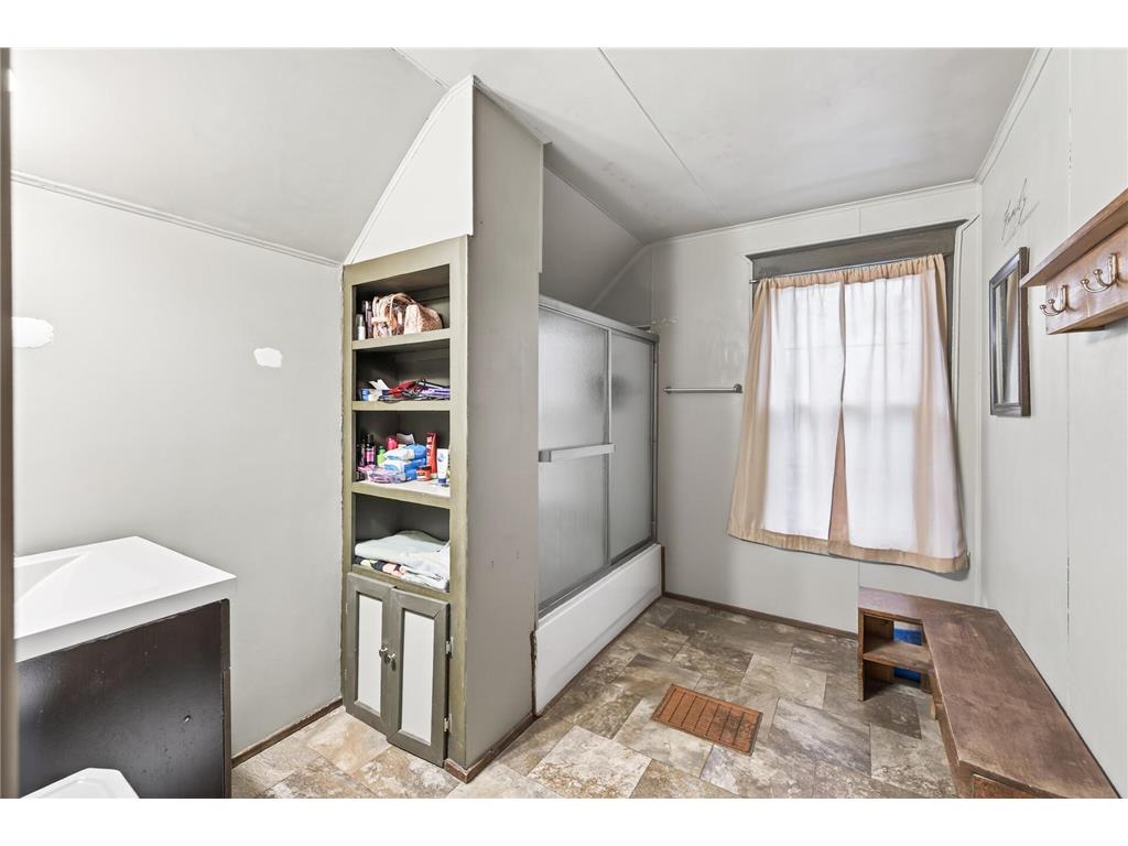 632 Manomin Avenue Saint Paul MN 55107 7049382 image14