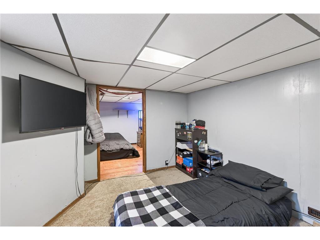 632 Manomin Avenue Saint Paul MN 55107 7049382 image23