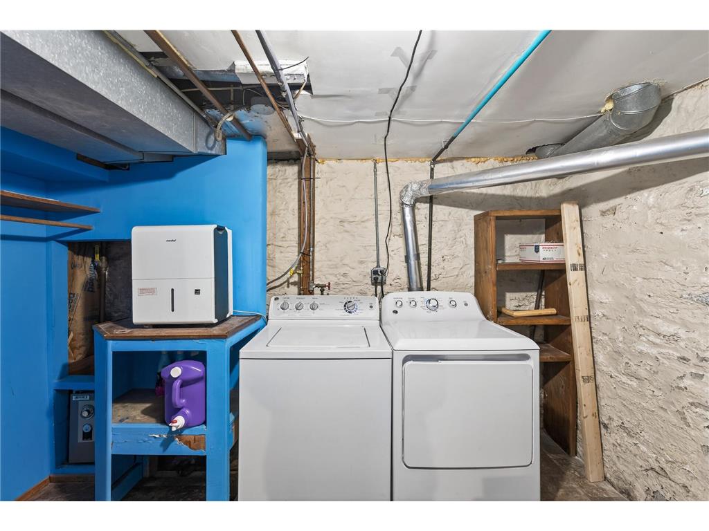 632 Manomin Avenue Saint Paul MN 55107 7049382 image25