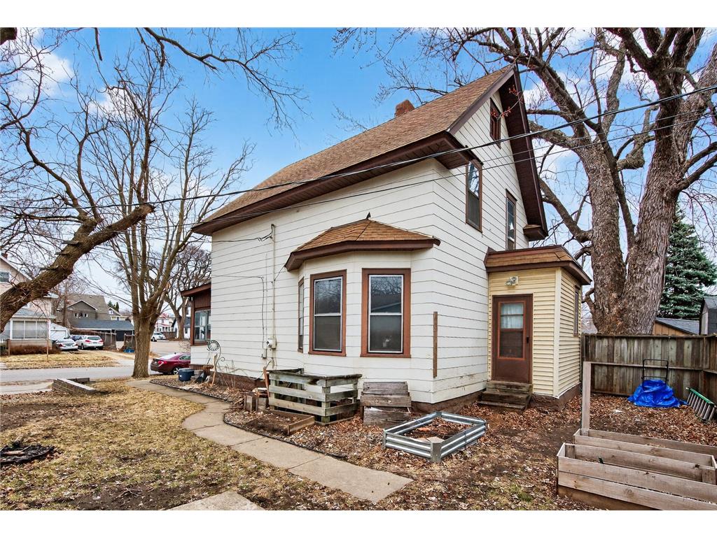 632 Manomin Avenue Saint Paul MN 55107 7049382 image28