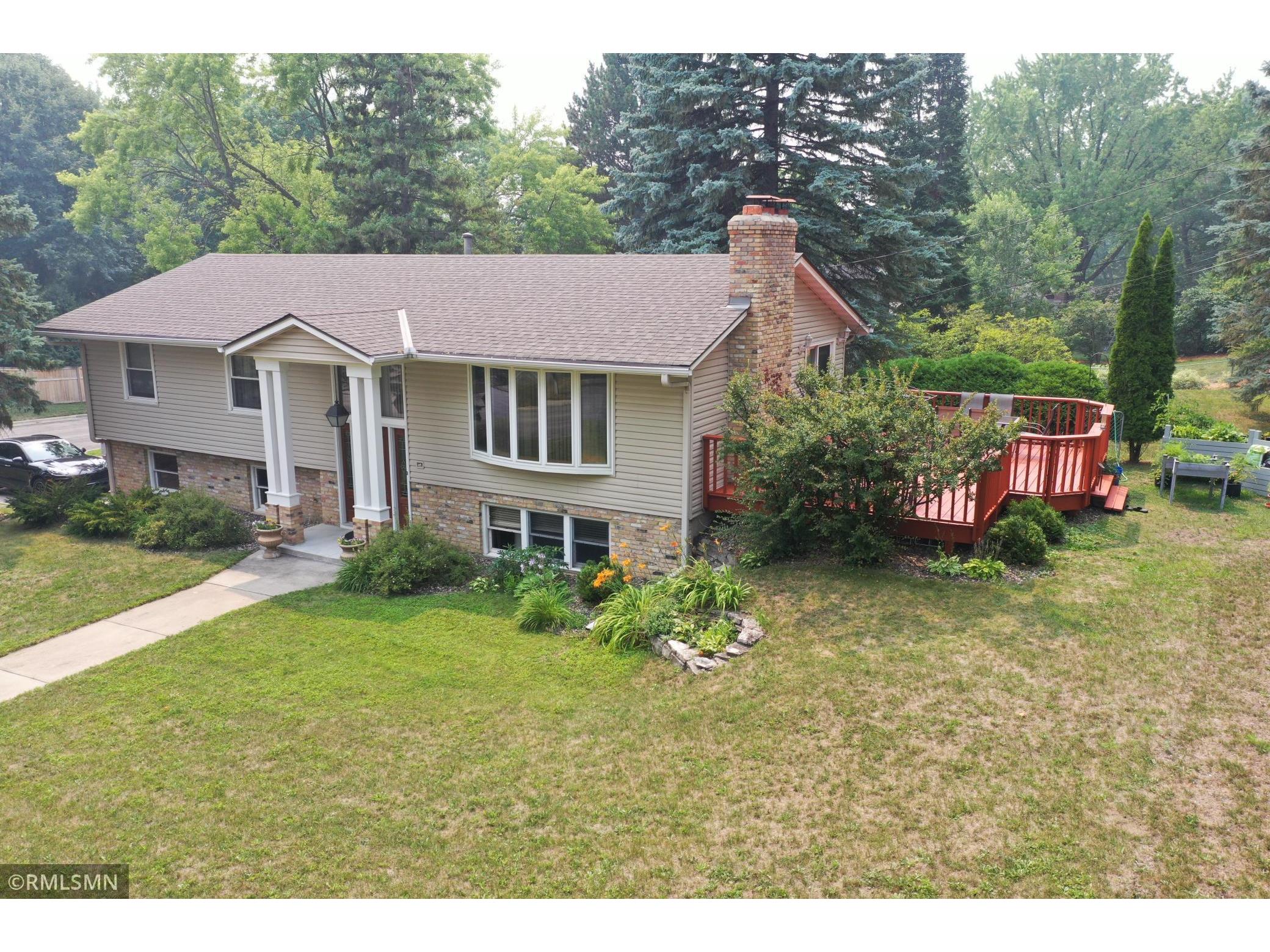 6320 Ridgeview Drive, Edina, MN 55439 MLS 6075842 Edina Realty