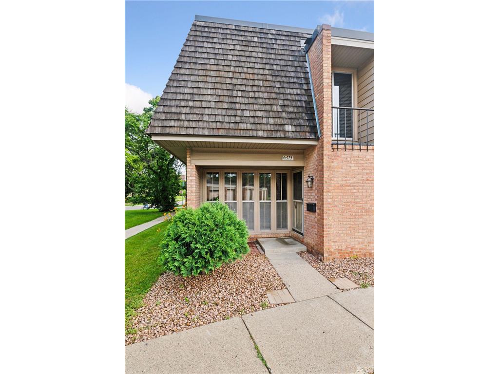 6325 Barrie Road Edina MN 55435 6748044 image1