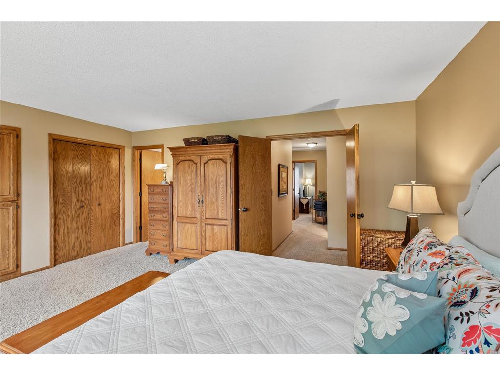 6325 Kalen Drive Woodbury MN 55129 7068662 image20