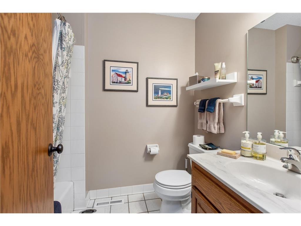 6325 Kalen Drive Woodbury MN 55129 7068662 image22