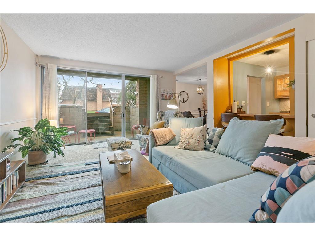 6328 Barrie Road #1A Edina MN 55435 6389115 image1