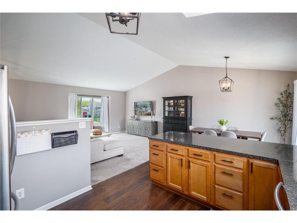 633 108th Avenue NW Coon Rapids MN 55448 7069496 image15