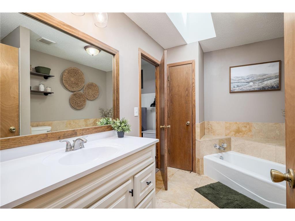 633 108th Avenue NW Coon Rapids MN 55448 7069496 image21