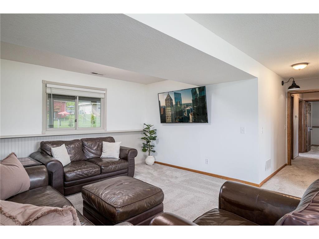 633 108th Avenue NW Coon Rapids MN 55448 7069496 image26
