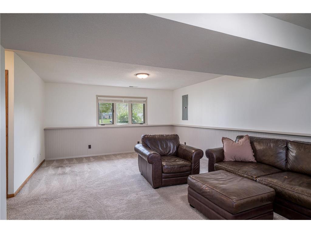 633 108th Avenue NW Coon Rapids MN 55448 7069496 image27