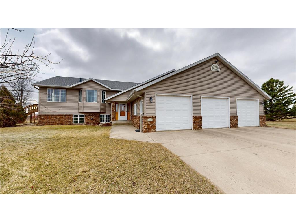 6335 1st Avenue W Willmar MN 56201 7038462 image2