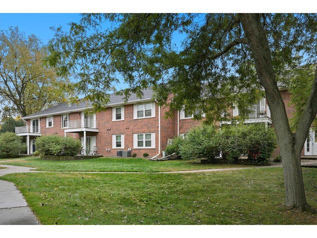 6337 Alderwood Circle #A Woodbury MN 55125 6806295 image1