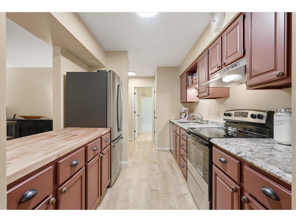 6337 Alderwood Circle #A Woodbury MN 55125 6806295 image8