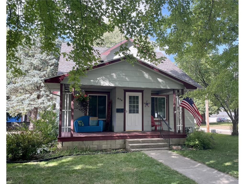 634 E Academy Street Owatonna MN 55060 6424696 image1