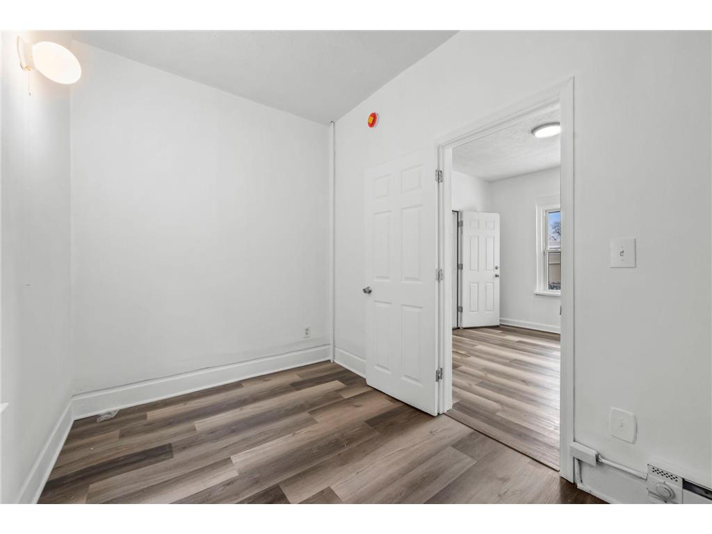 634 Van Buren Avenue Saint Paul MN 55104 7022178 image2