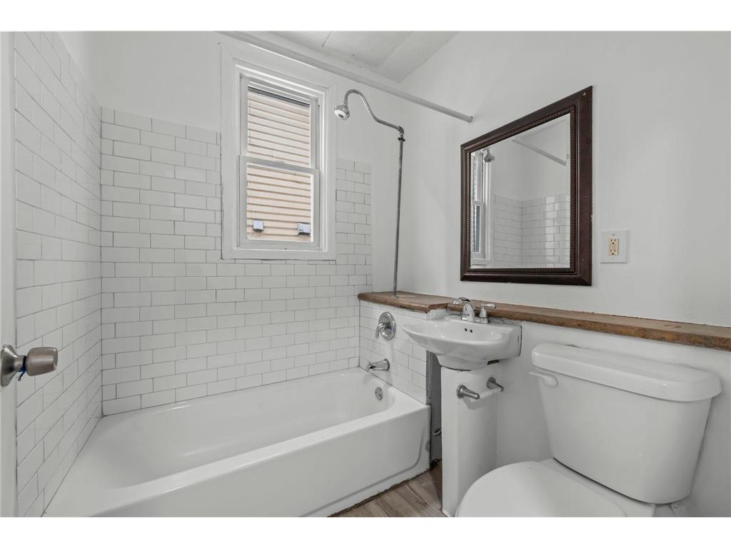 634 Van Buren Avenue Saint Paul MN 55104 7022178 image22