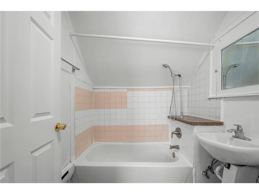 634 Van Buren Avenue Saint Paul MN 55104 7022178 image26